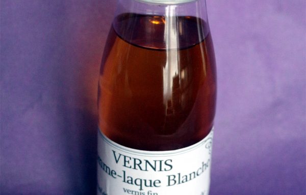 Vernis gomme-laque blanche